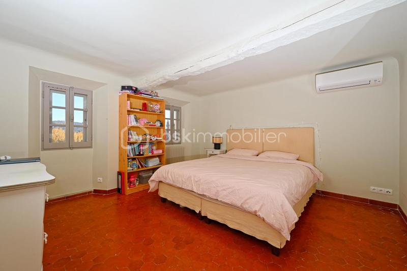 Demeure - 354 m² - 9 pièces