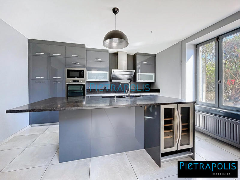 Maison ancienne - 281 m² - 9 pièces