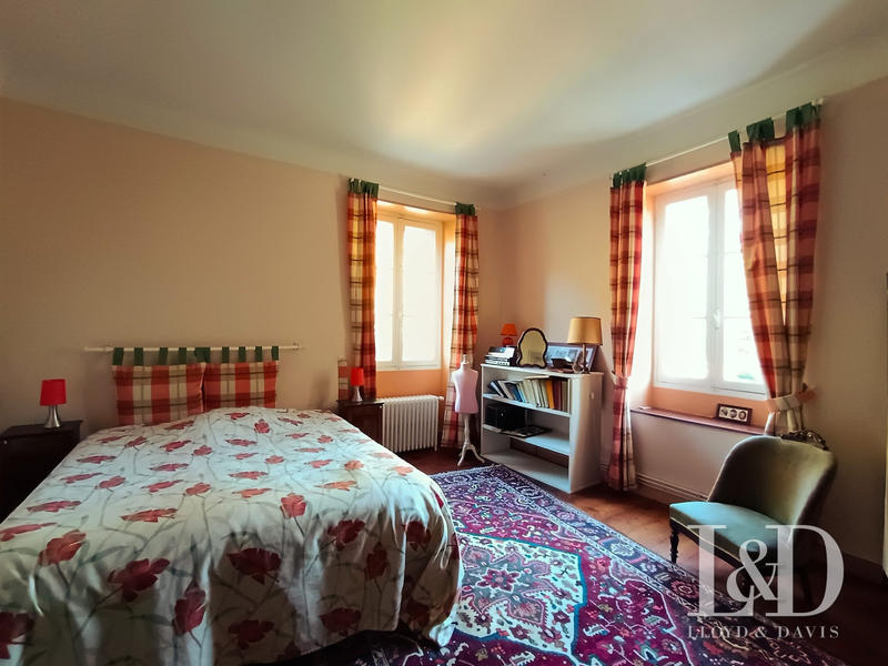 Maison ancienne - 420 m² - 12 pièces