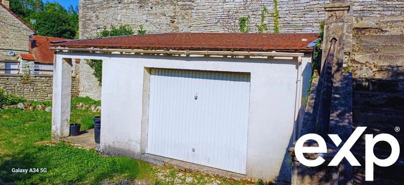 Maison traditionnelle - 88 m² - 4 pièces