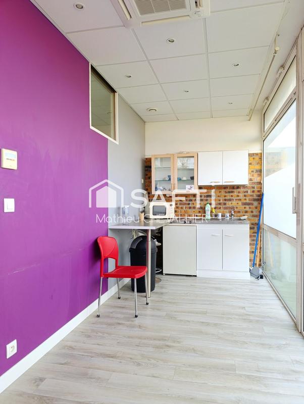 Local commercial - 275 m² - 8 pièces