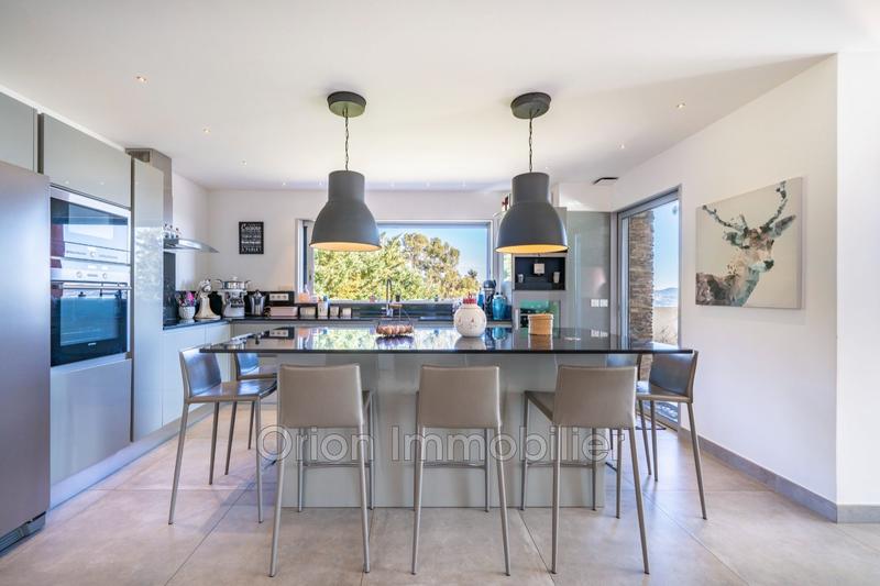 Maison contemporaine - 291 m² - 8 pièces