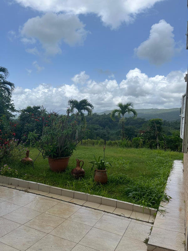 Maison - 250 m² - 5 pièces