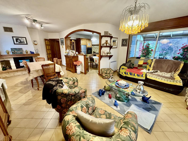 Maison - 204 m² - 8 pièces