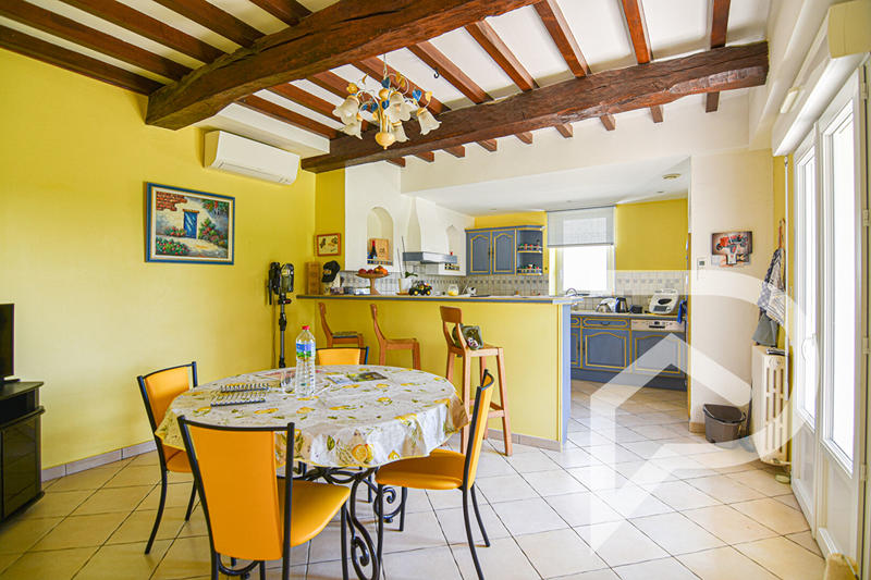 Maison - 187 m² - 11 pièces