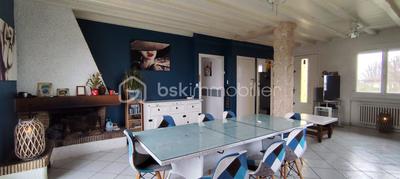 Maison - 196 m² - 9 pièces