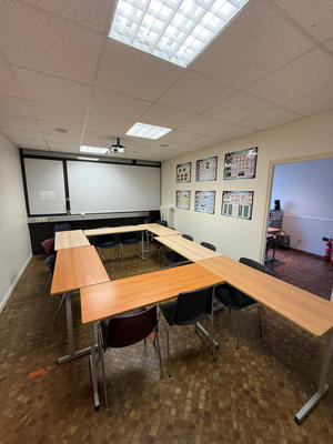 Local commercial - 93 m² - 4 pièces