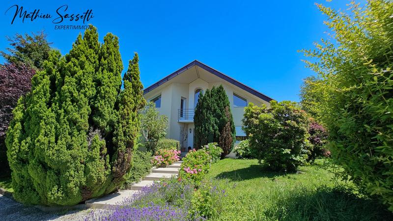 Maison contemporaine - 206 m² - 6 pièces