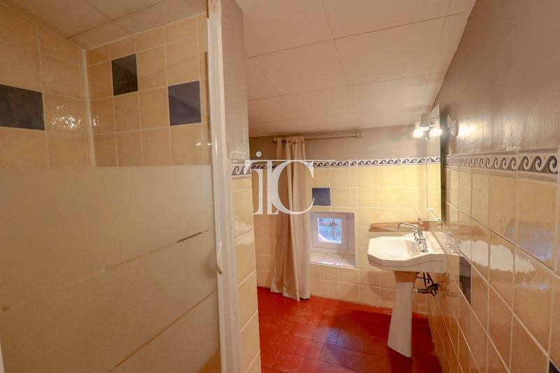 Maison - 180 m² - 7 pièces