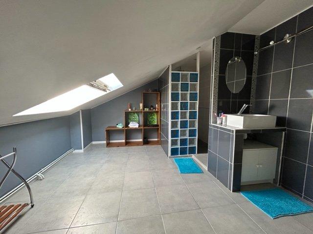 Maison - 224 m² - 10 pièces