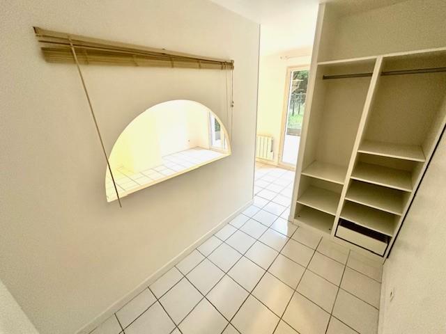 Studio - 30 m² - 1 pièce