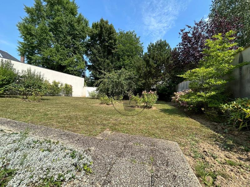 Maison - 276 m² - 9 pièces