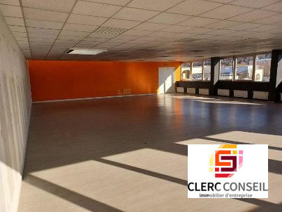 Local d'activités - 696 m²