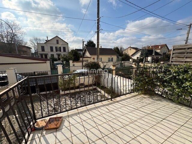 Maison - 95 m² - 5 pièces