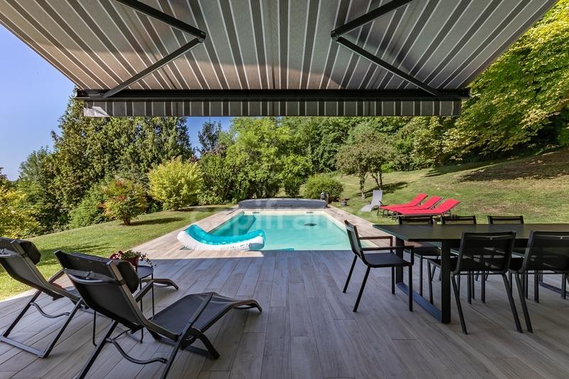 Maison - 220 m² - 6 pièces