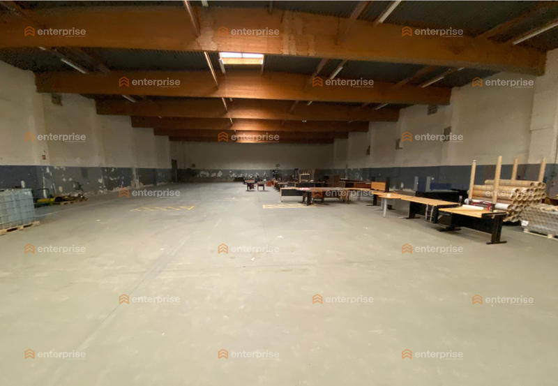 Entrepôt - 7 300 m²