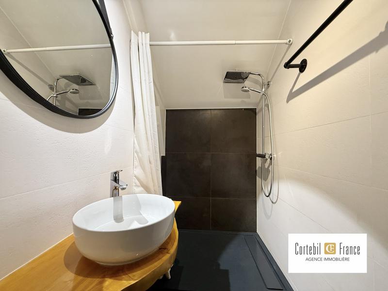 Villa - 214 m² - 7 pièces