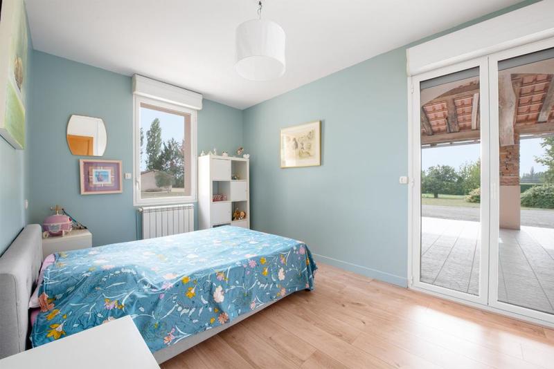 Propriété - 245 m² - 7 pièces