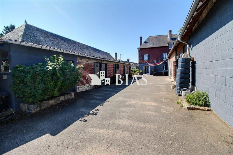 Maison ancienne - 258 m² - 15 pièces