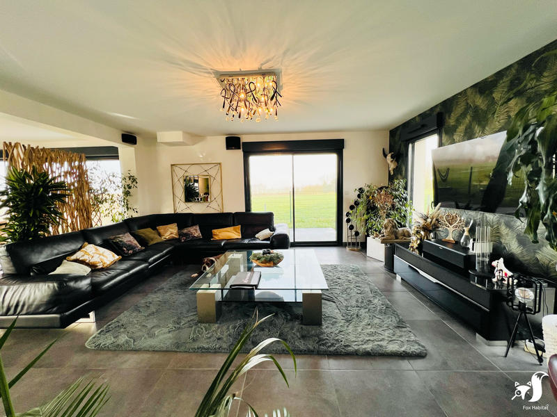 Maison - 255 m² - 7 pièces