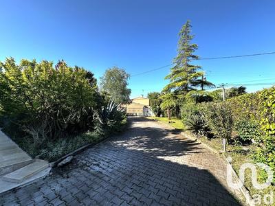 Maison - 207 m² - 10 pièces