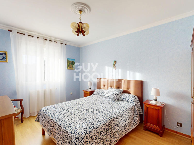 Maison - 213 m² - 16 pièces