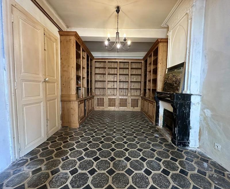 Maison - 260 m² - 9 pièces