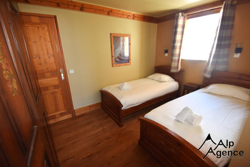 Appartement - 99 m² - 5 pièces