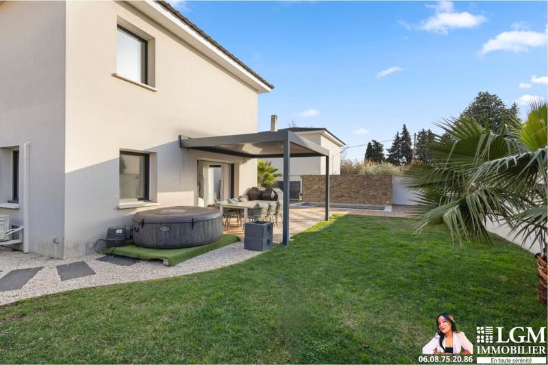 Maison - 93 m² - 4 pièces