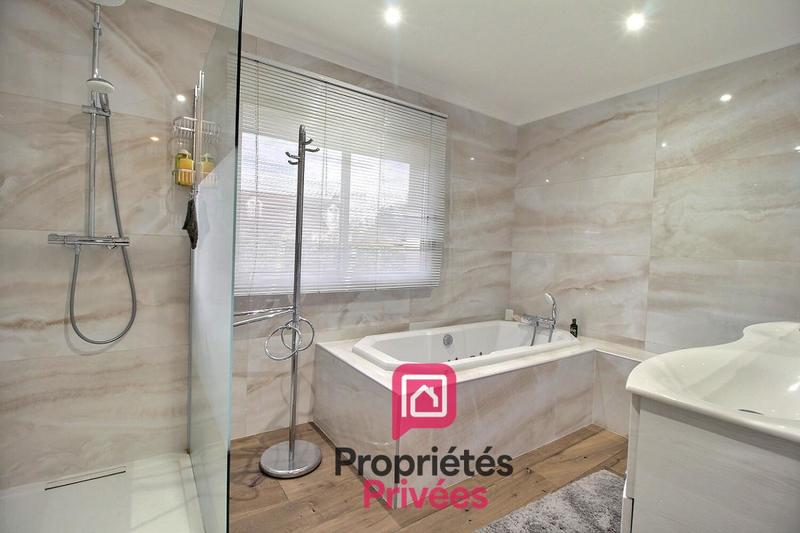 Maison - 350 m² - 8 pièces