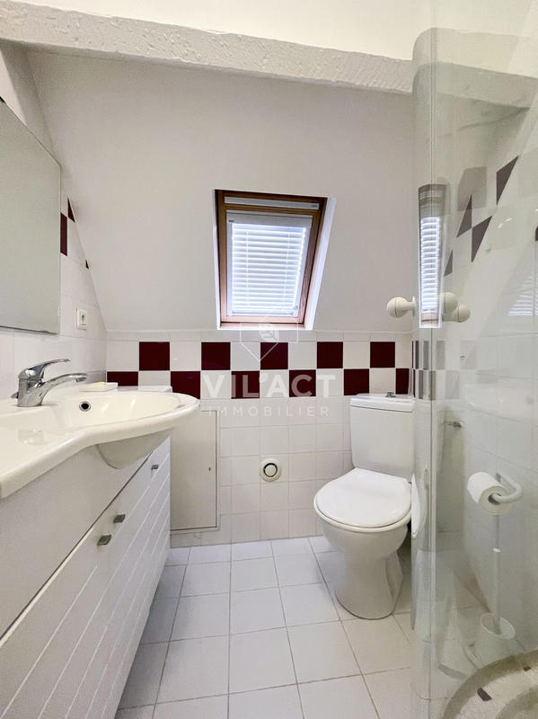 Maison - 330 m² - 9 pièces