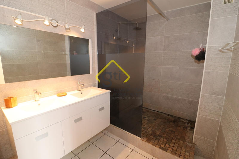 Appartement - 75 m² - 3 pièces