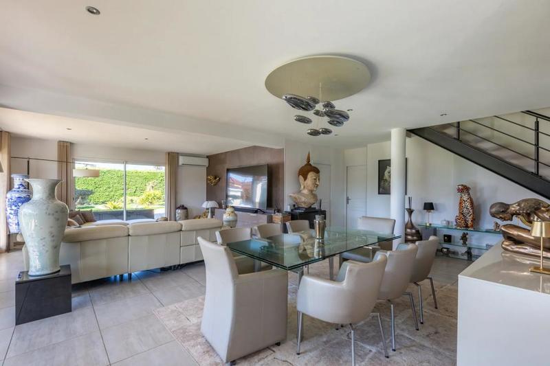 Maison - 176 m² - 5 pièces