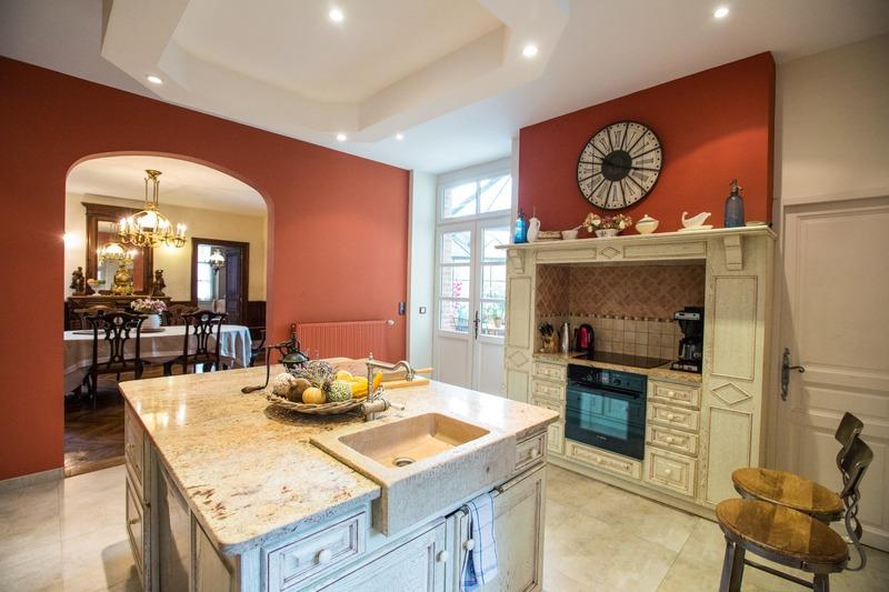 Propriété - 648 m² - 29 pièces