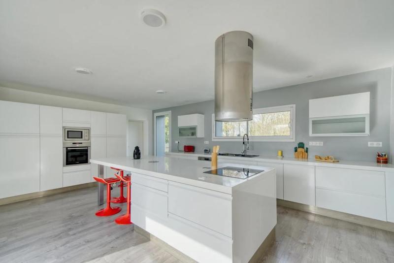 Maison - 140 m² - 5 pièces