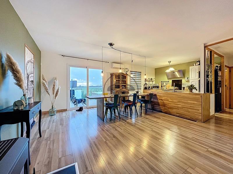 Maison - 90 m² - 5 pièces