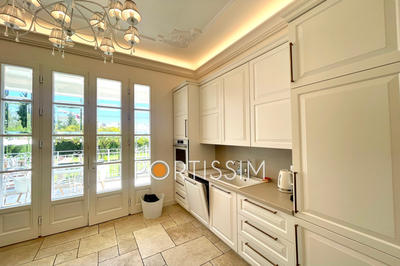 Villa - 220 m² - 11 pièces