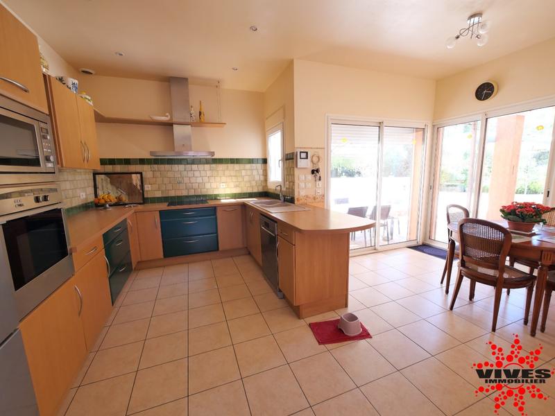 Villa - 213 m² - 6 pièces