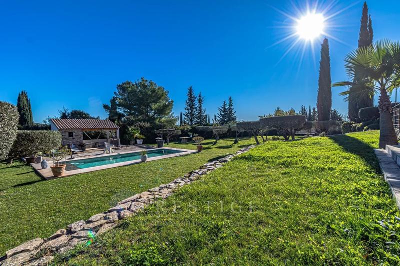 Villa - 192 m² - 7 pièces