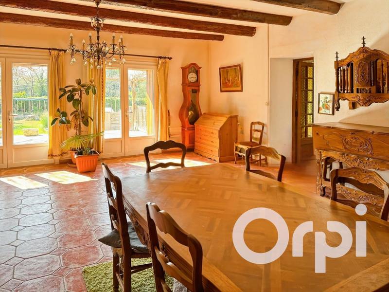 Mas - 270 m² - 8 pièces