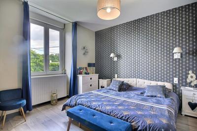 Maison - 205 m² - 9 pièces