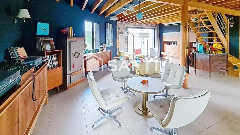 Maison - 220 m² - 6 pièces