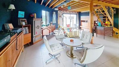 Maison - 220 m² - 6 pièces