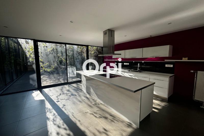 Loft - 270 m² - 5 pièces