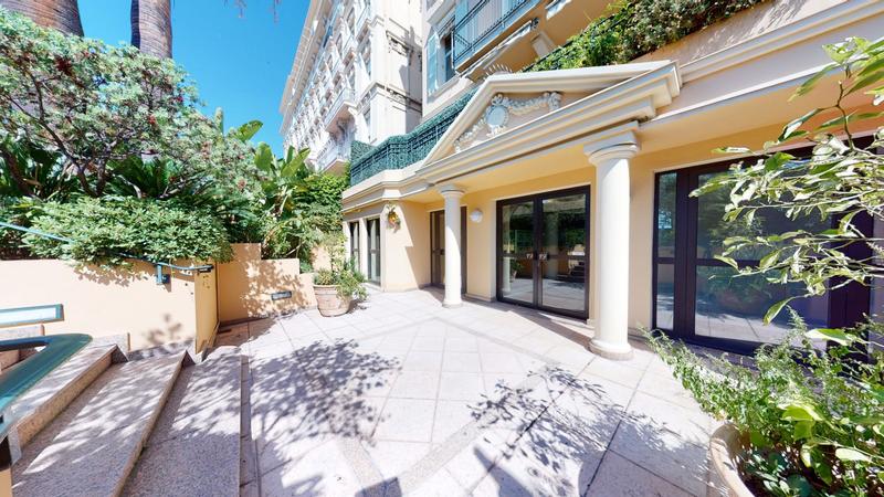 Local commercial - 210 m²