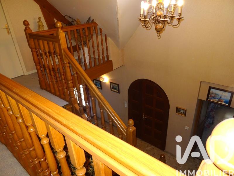 Maison - 195 m² - 9 pièces