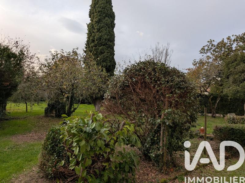 Maison - 235 m² - 10 pièces