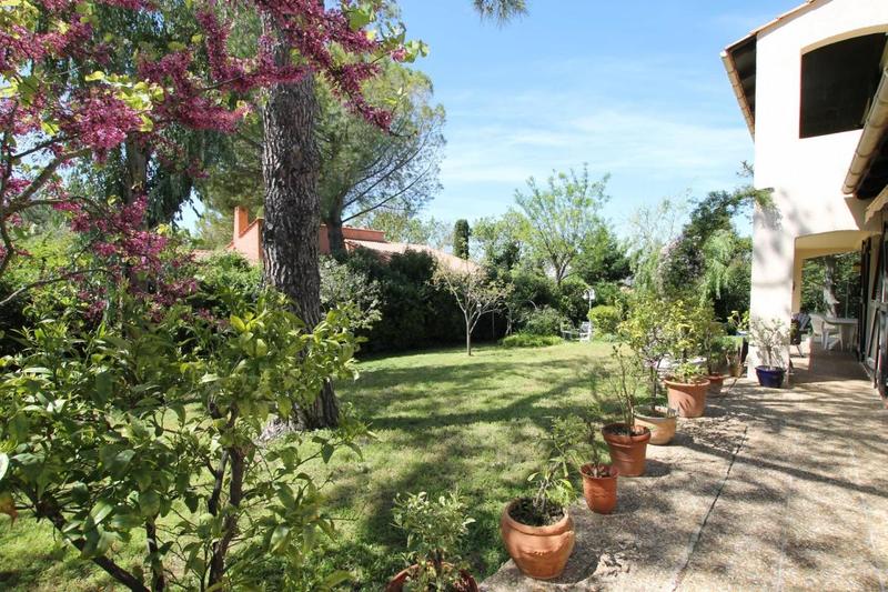 Maison - 222 m² - 6 pièces