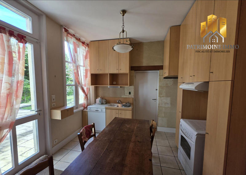 Maison - 300 m² - 10 pièces