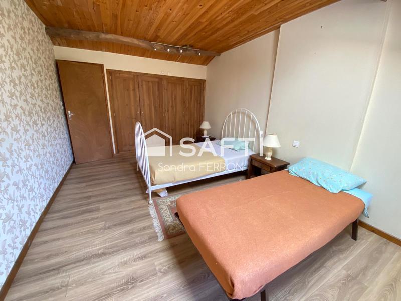 Maison - 230 m² - 9 pièces